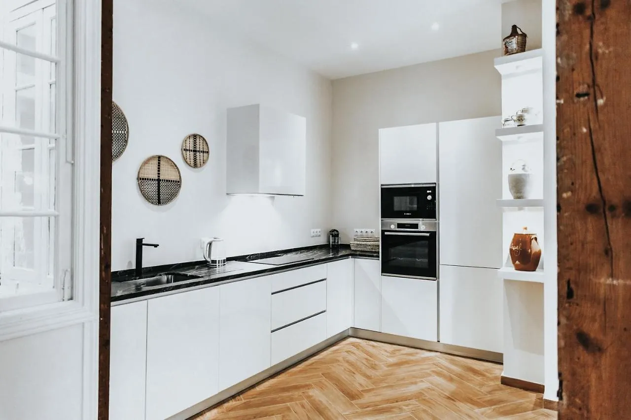 Holidays2Malaga Beatas 3 Bedroom & French Balcony דירה מאלגה